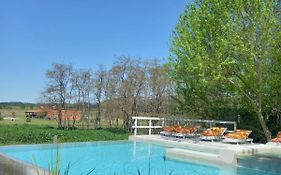 Mandarina Suites